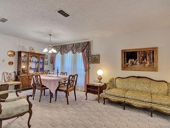 2nd image of 212 Northwood Dr