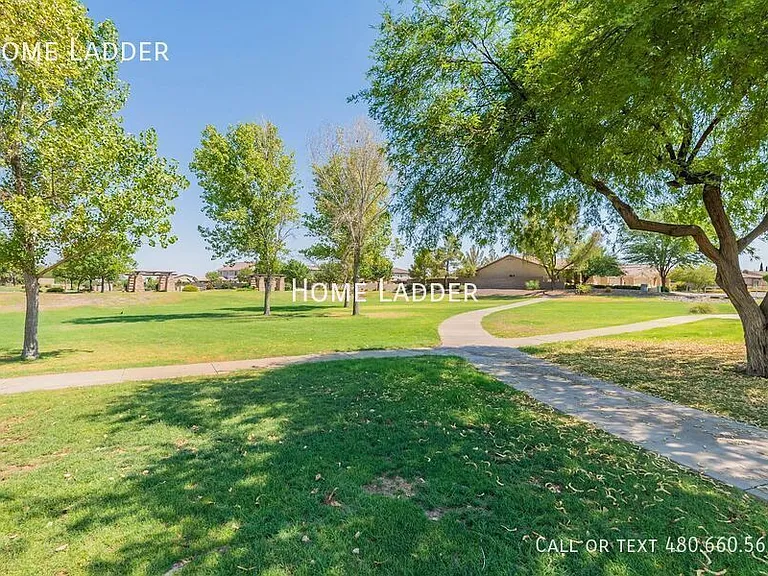 18428 N Jameson Dr — Photo 43