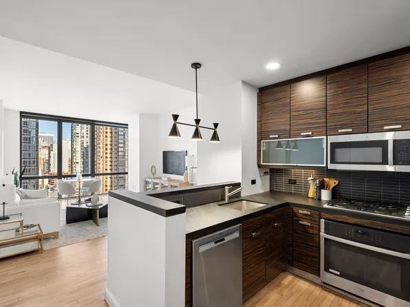 101 West 24th Street image 5 of 23