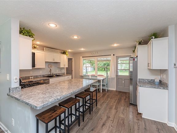 4th image of 11901 Appleton Dr