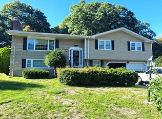 105 Albemarle Rd, Norwood, MA 02062