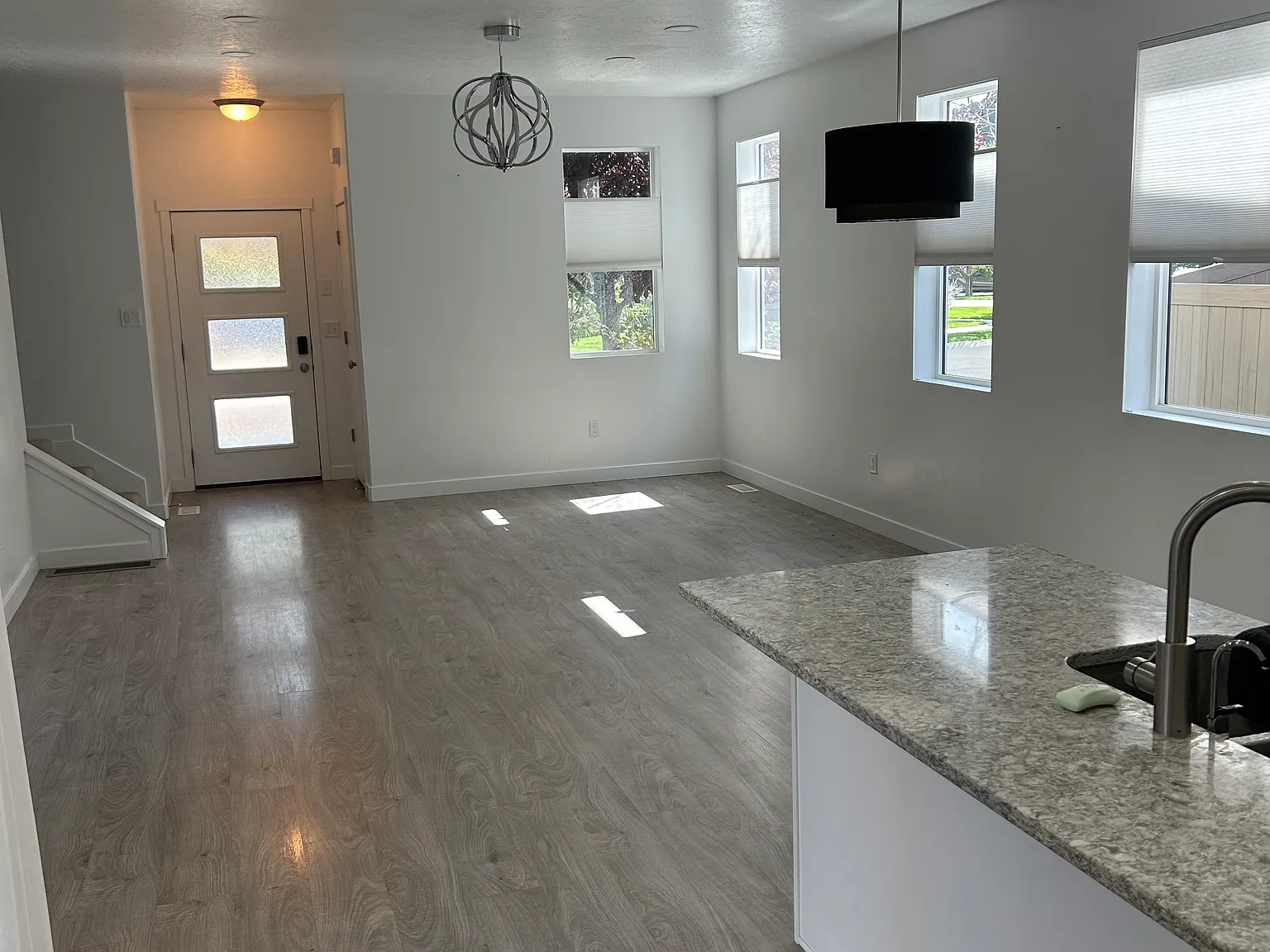 3 bed, 2.5 bath, 1663 sqft, $2,700 — Photo 3