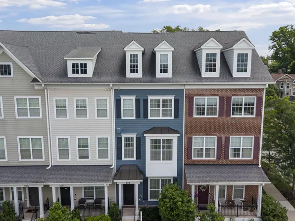 202 Meridian Ln, Towson, MD 21286