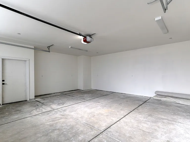 6790 Yvonne Ct — Photo 34