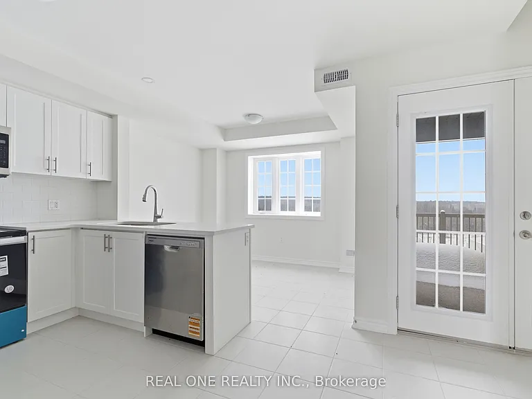 85 Mullin Dr #31A — Photo 6