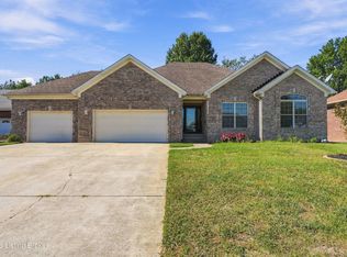 8305 Grandel Forest Way, Louisville, KY 40258