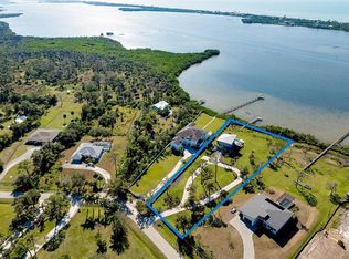 1089 Bayshore Dr, Englewood, FL 34223