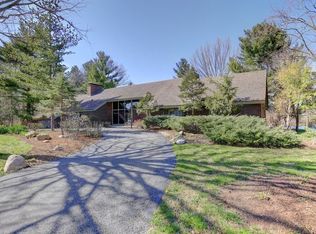 302 E Sherwin Cir, Urbana, IL