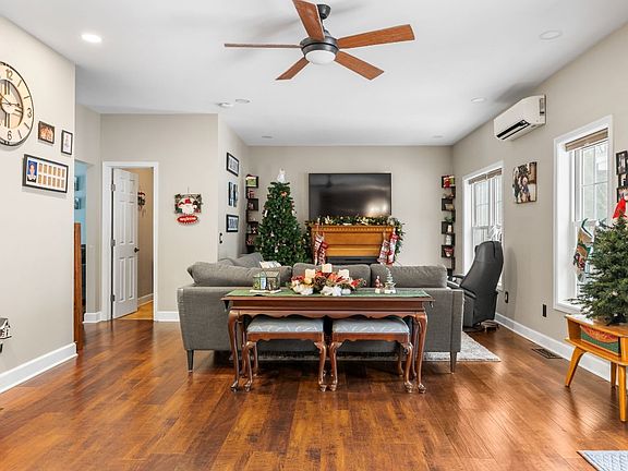 5th image of 215 Felters Rd