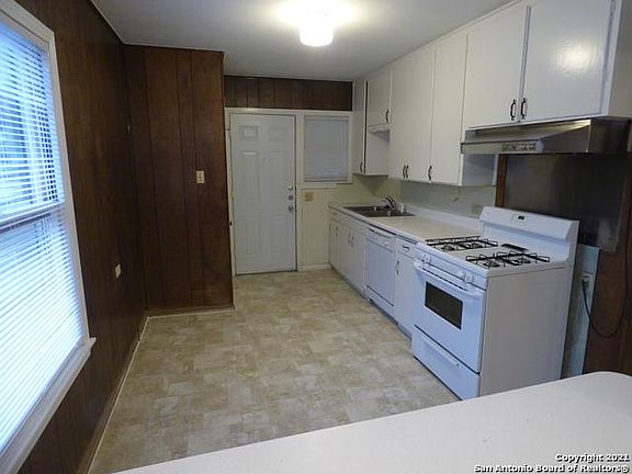 3rd image of 914 Jennings Ave