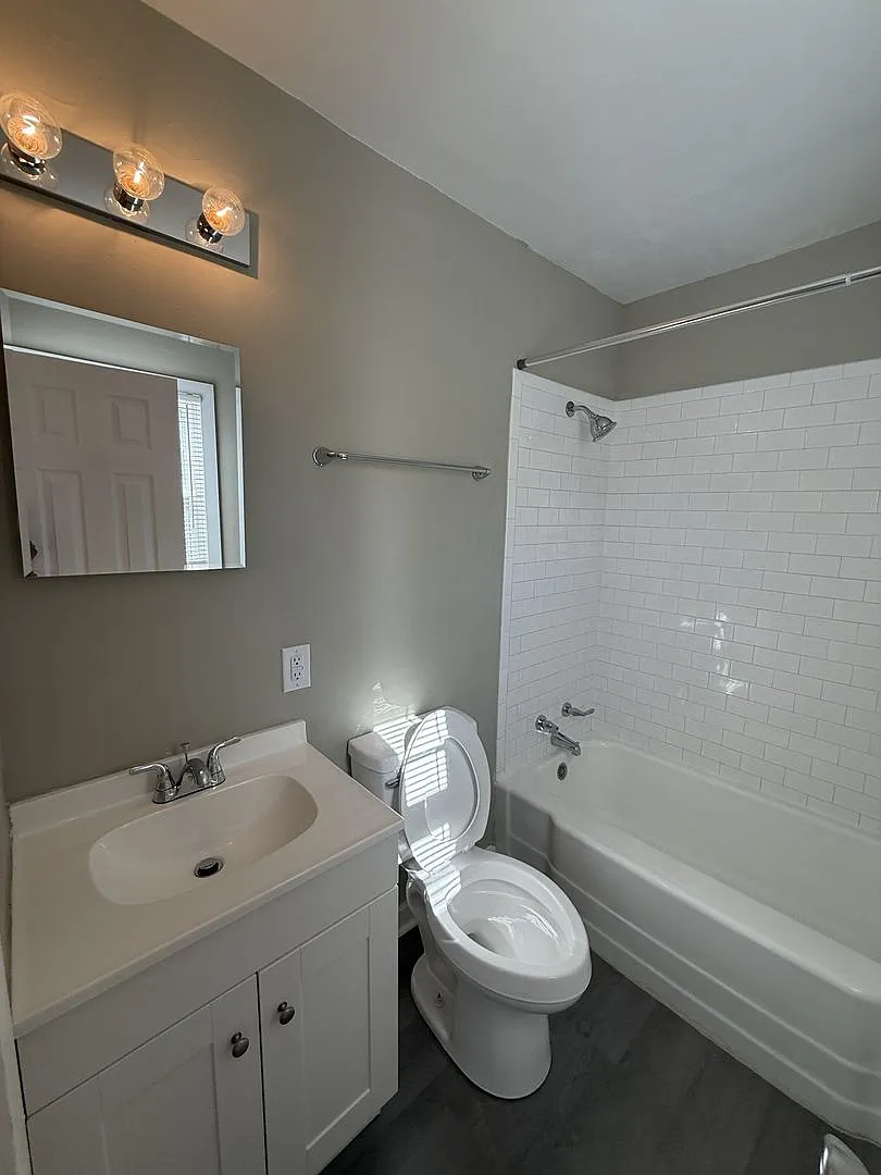 1437-1459 W. Fourth St. - 12 Unit — Photo 4