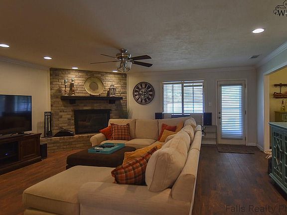 5th image of 310 Galleon Dr