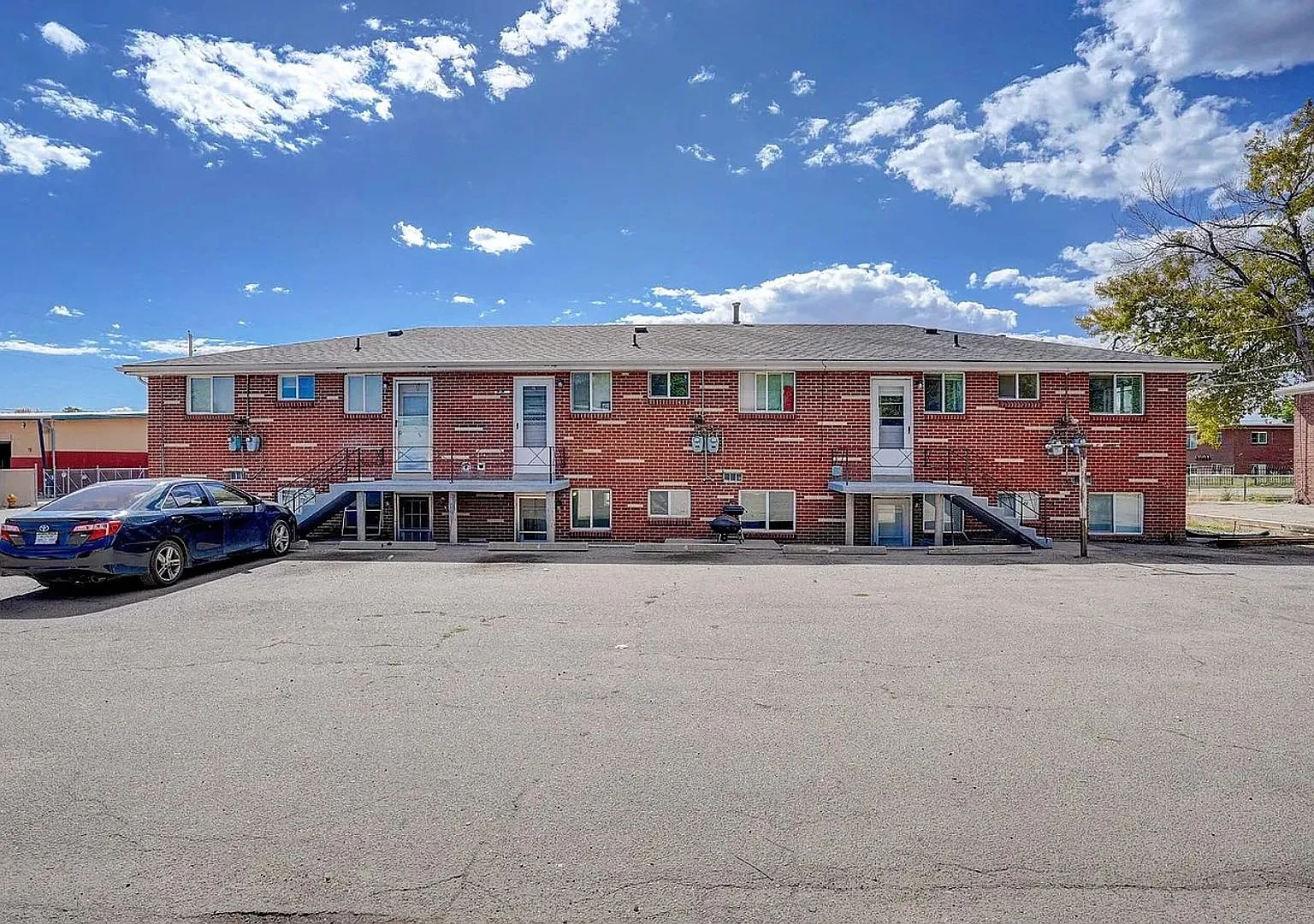 5345 W. 3rd #6 | 1 Month Free - Spacious 2-Bed / 1 Bath Apt In Lakewood! — Photo 1