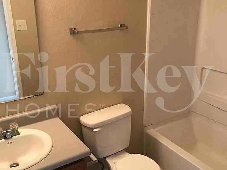 8854 Youngs Creek Ln — Photo 11
