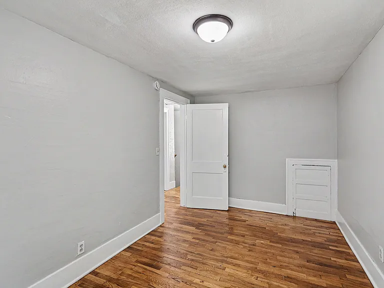 1210 W Barnes Ave — Photo 15