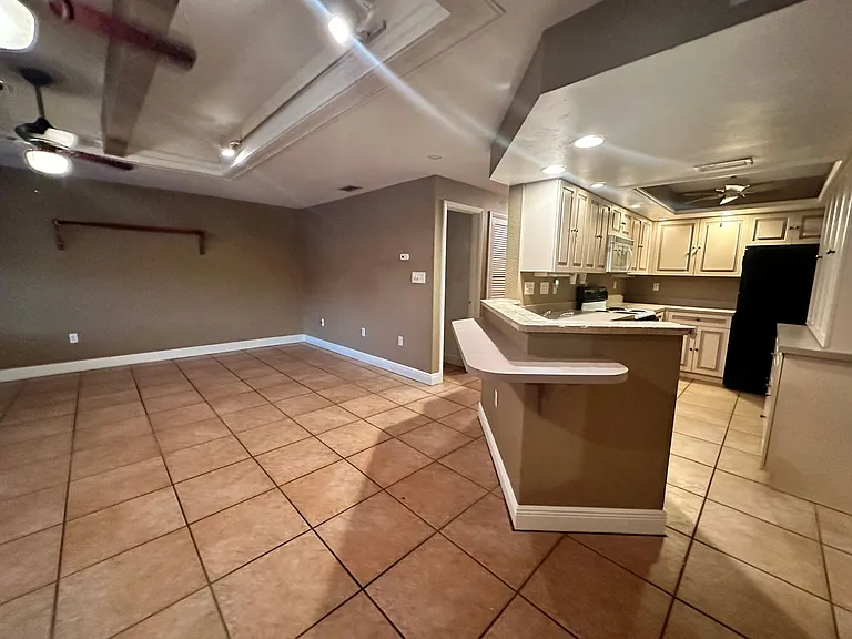 2135 Virginia Ave #8 — Photo 11