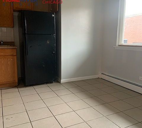 3rd image of 6933 S Jeffery Blvd APT 1A