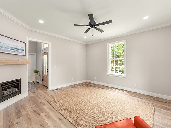 5th image of 119 Arlington Ave
