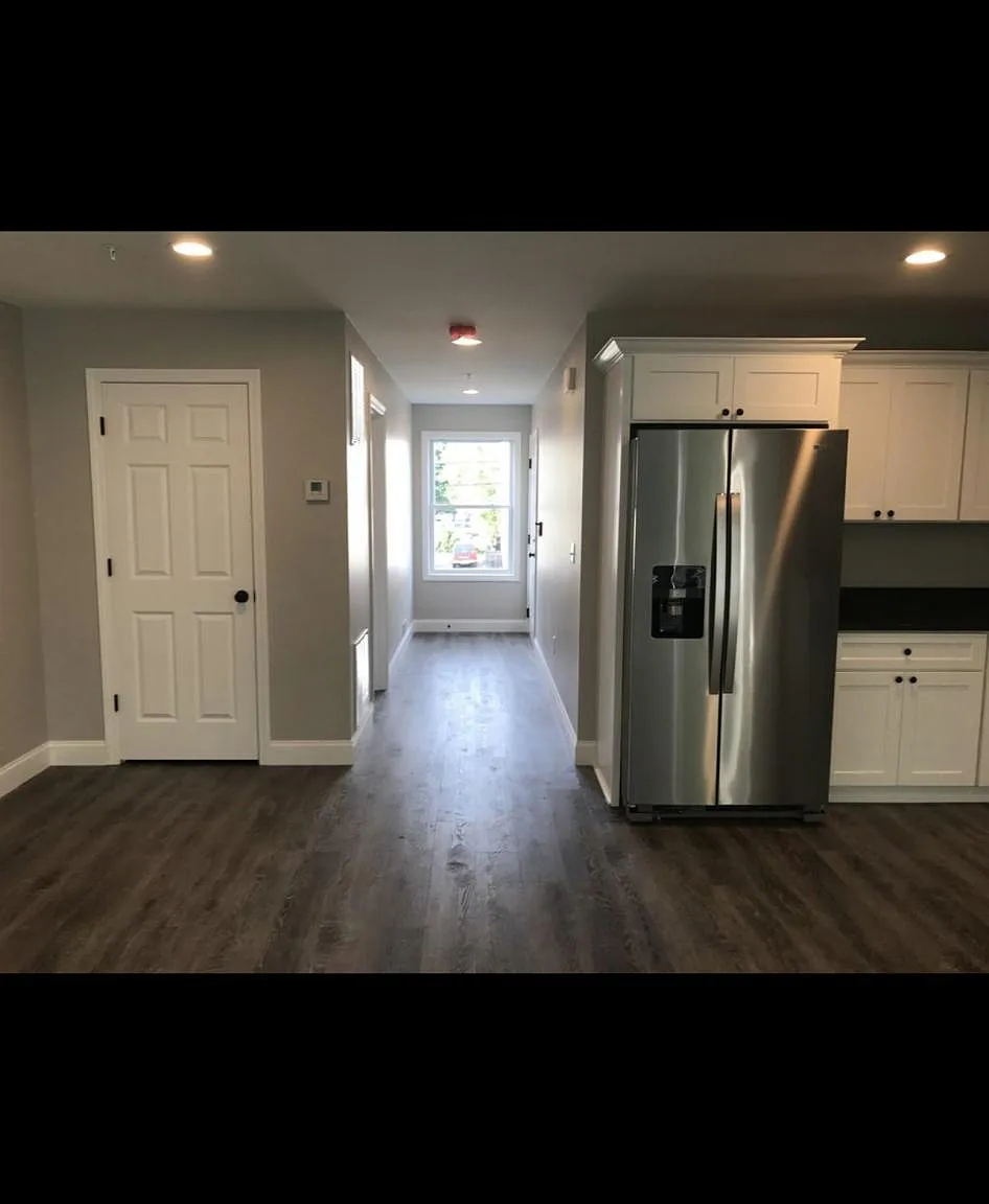 2 bed, 1040 sqft, $2,100 — Photo 1