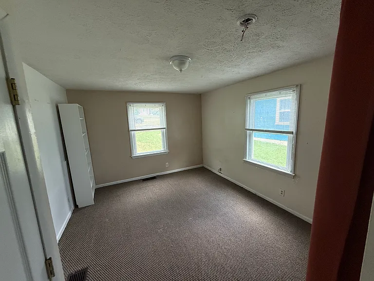 328 W Church St — Photo 11