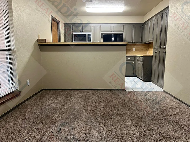 9225 Stonegate — Photo 6