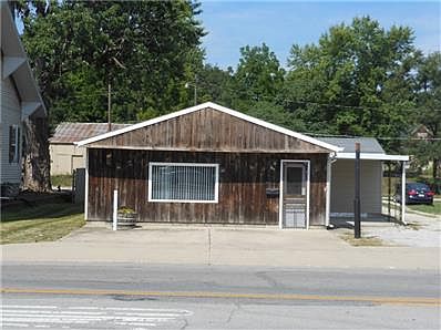 Front of the building, building facing St. Rd 13 (Anderson Street)
