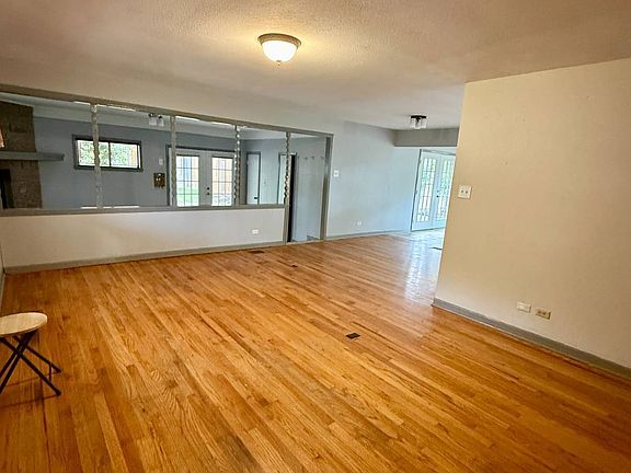 3rd image of 204 Cenizo St
