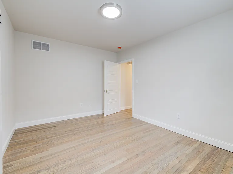 6924 Nashville Ave — Photo 17