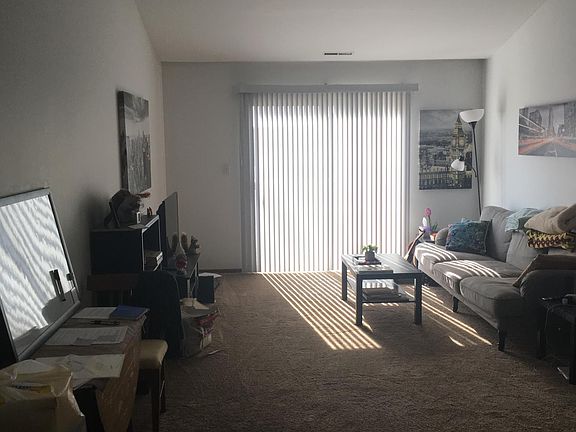 5th image of 802 6th St Unit 201
