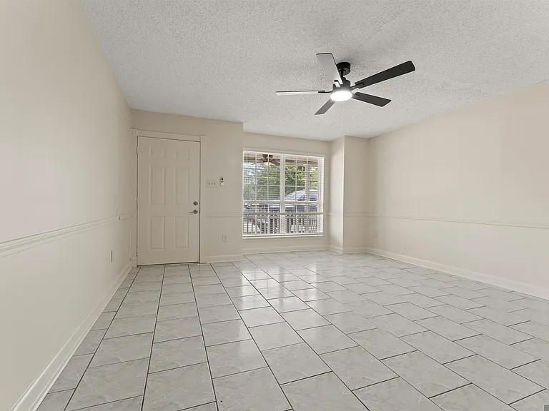 12036 Coursey Blvd — Photo 8