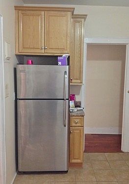 2nd image of 2763 Crescent St APT 3F