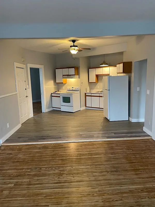 3 bed, 1.0 bath, 1100 sqft, $1,800 — Photo 4