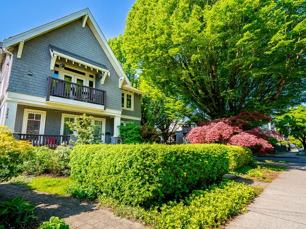 2590 W 7th Ave, Vancouver, BC V6K 1Y9
