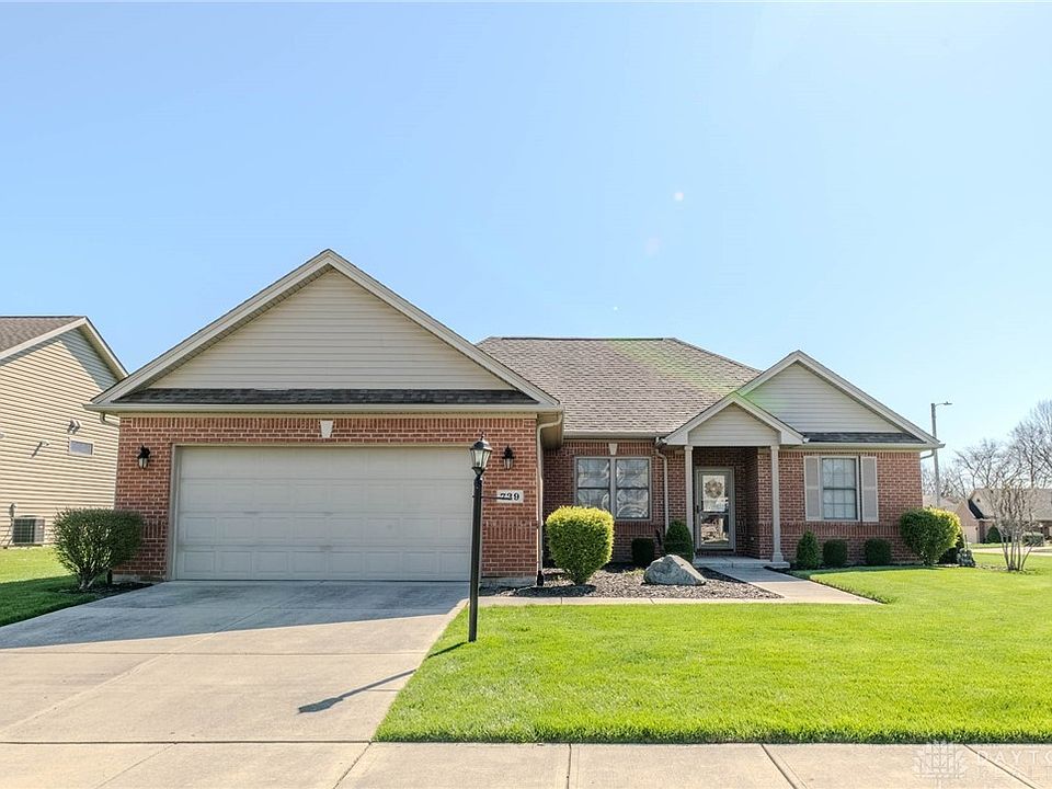 1st image of 739 Deerhurst Dr