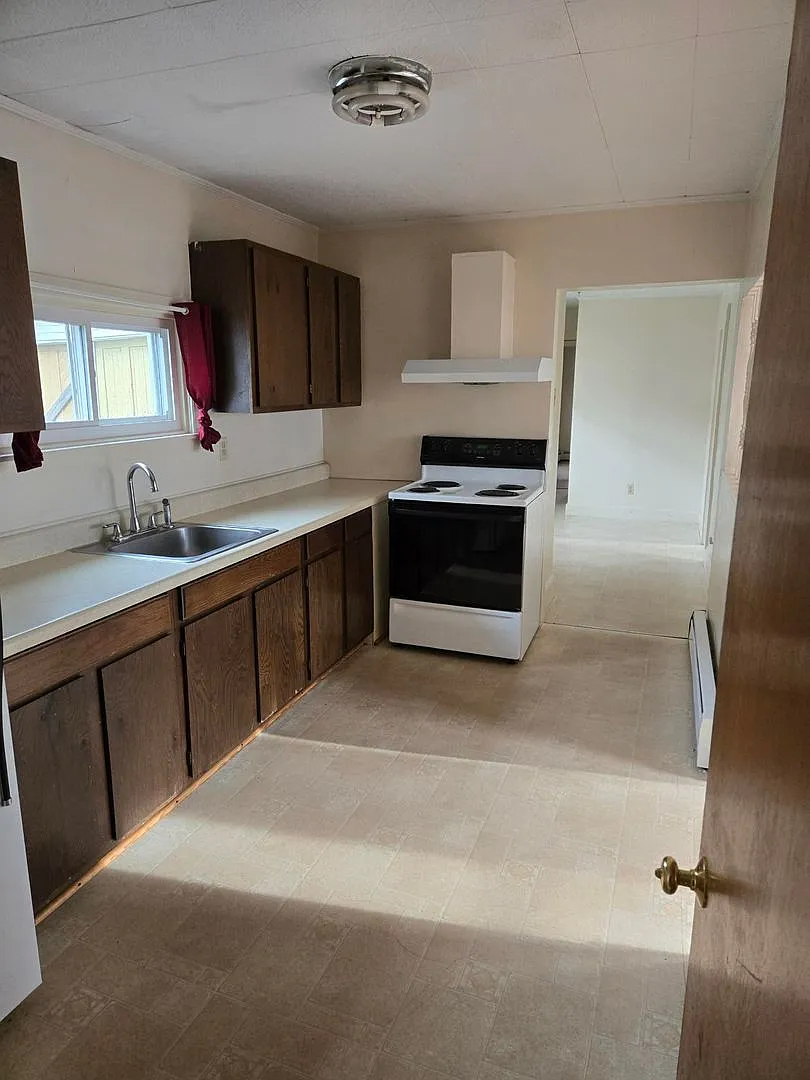 187 Essex St (4 Units) — Photo 1