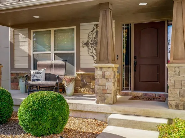 10312 N Tullis Dr, Kansas City, MO 64157