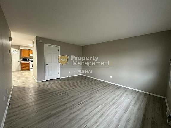 2nd image of 5471 Aspen Ave