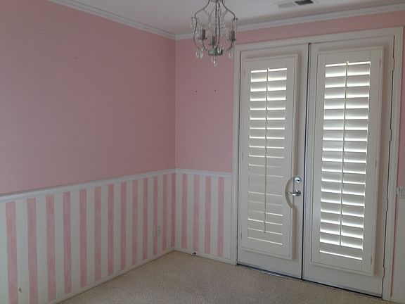 4th image of 1051 Mountain Ash Ave