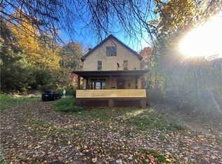 69 Duquesne Ct, Springdale, PA 15144