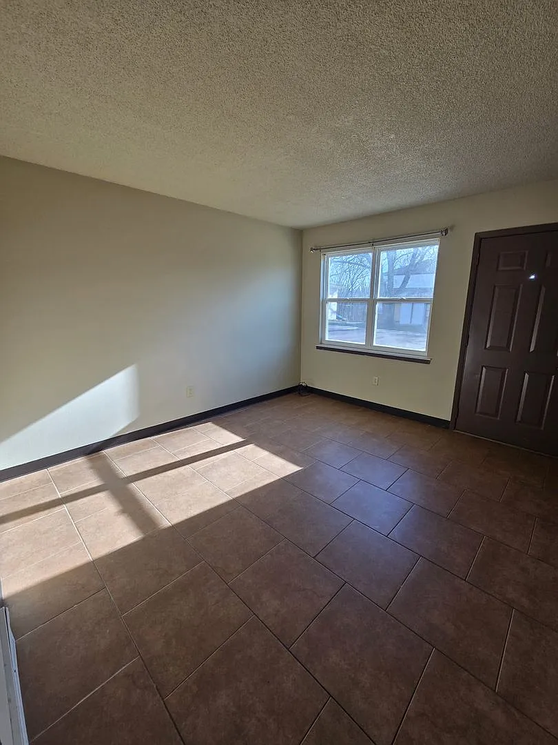 4521-4533 W. Bellview — Photo 3