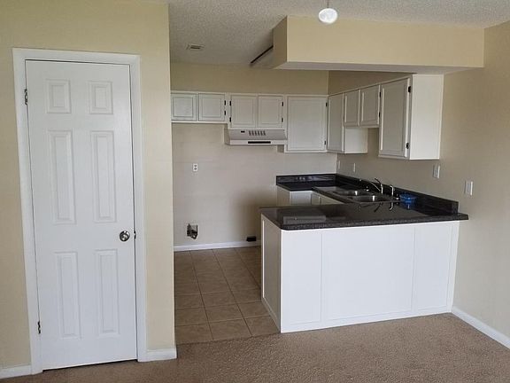3rd image of 3600 Thomas Dr APT C101