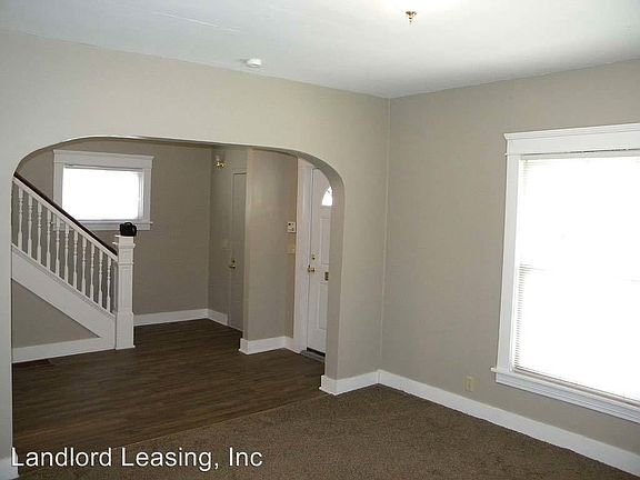 3rd image of 838 Reid Ave