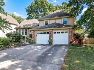 10221 Bradshaw St, Lenexa, KS 66215