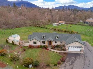 49 Venture Pl, Grants Pass, OR 97526