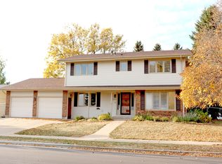 1330 Ridgeview Ln, Bismarck, ND 58501