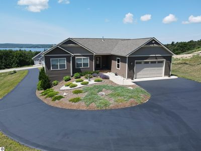 8087 S Bingham Rdg, Traverse City, MI, 49684
