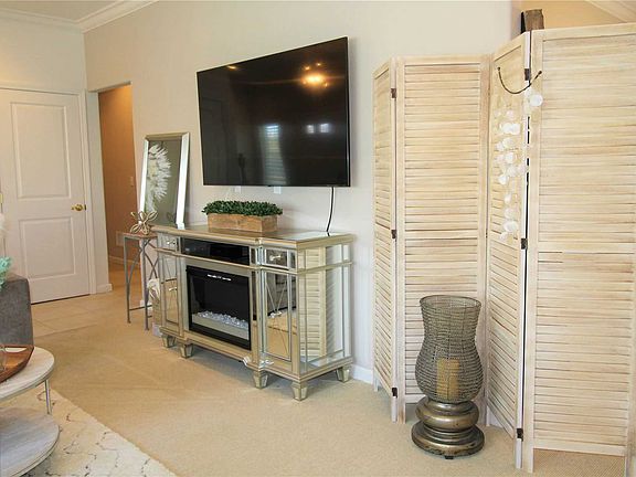 5th image of 31 Pondview Cir