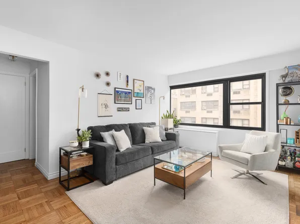 333 East 66th Street image 3 of 12