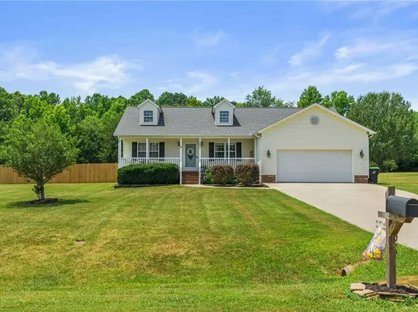302 Golden Rod Ln, Lexington, NC 27295
