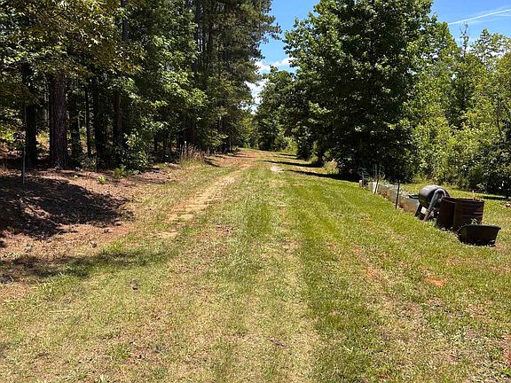 3rd image of 418 Green River Rd
